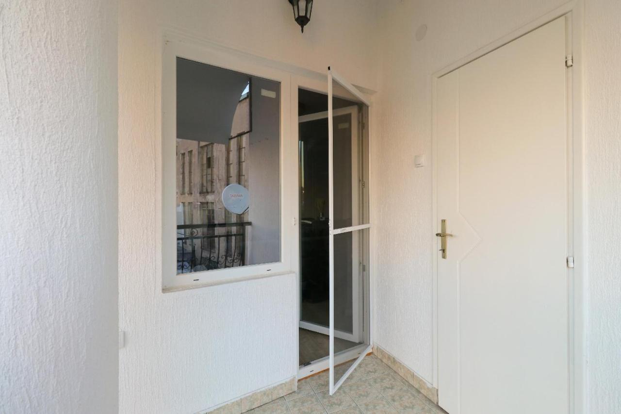 Heart Of Nis Lux Apartment Luaran gambar