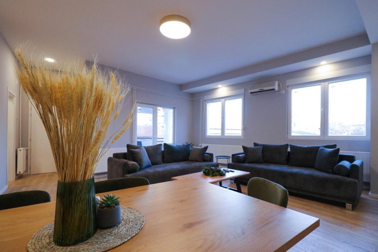Heart Of Nis Lux Apartment Luaran gambar
