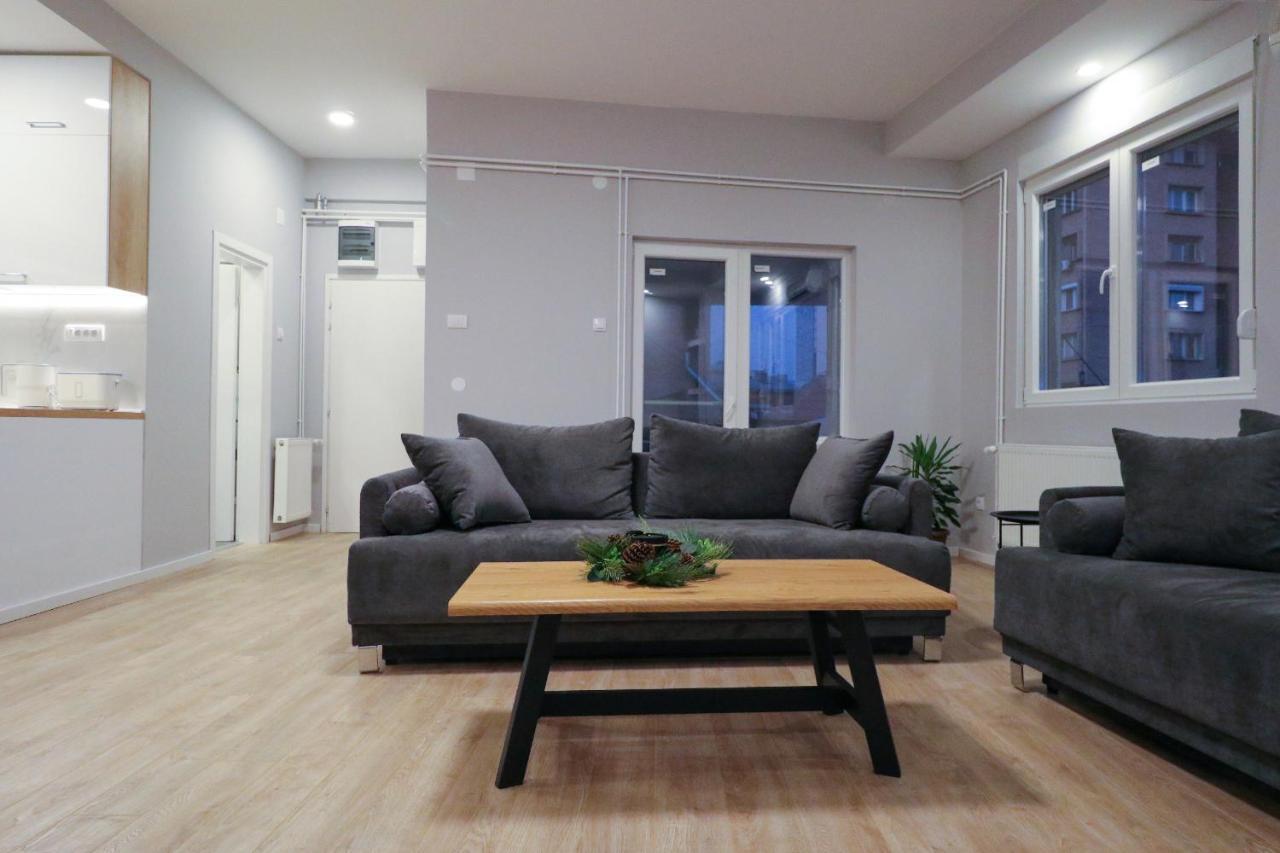 Heart Of Nis Lux Apartment Luaran gambar