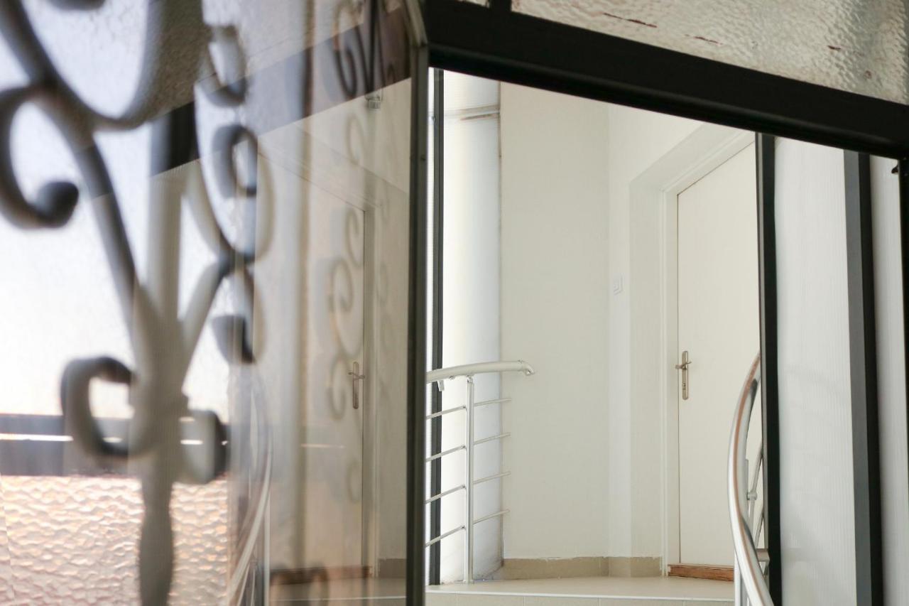Heart Of Nis Lux Apartment Luaran gambar