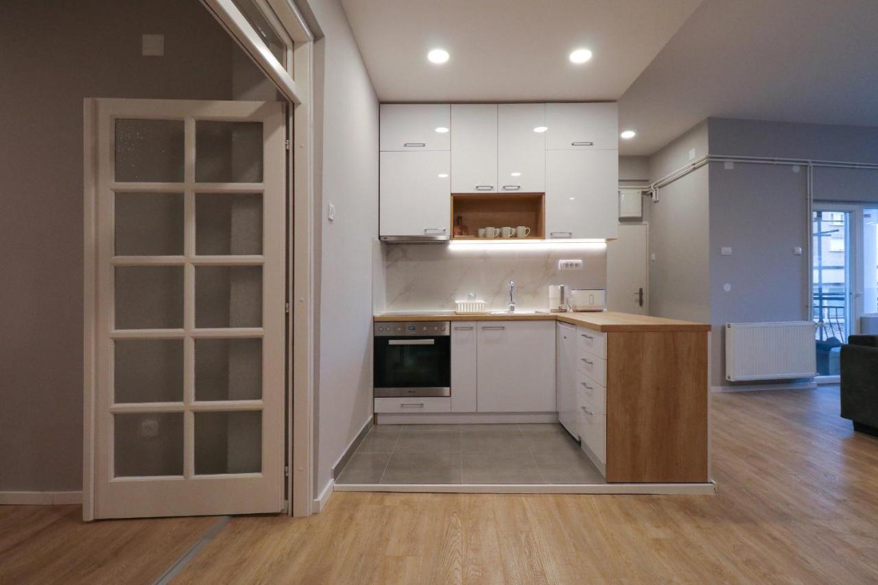 Heart Of Nis Lux Apartment Luaran gambar
